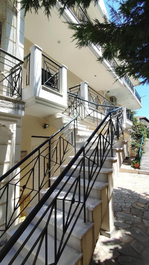 The Golden Guest House Peraia  Bagian luar foto